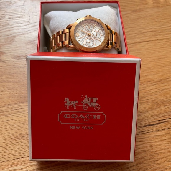 Coach watch - Picture 1 of 8
